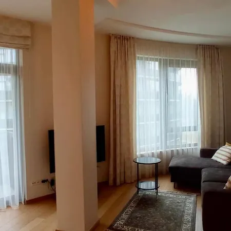555 Solesun Apartment *